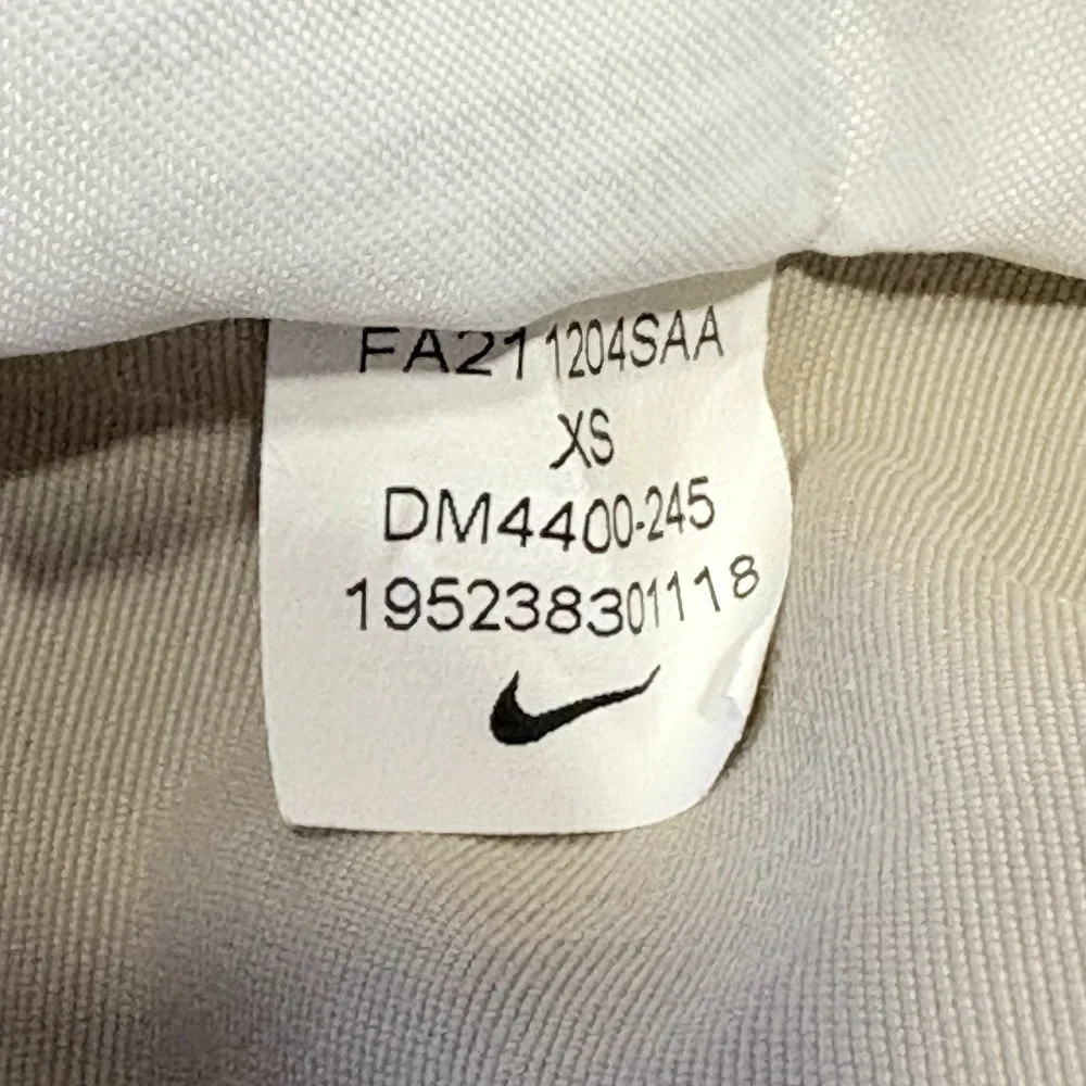 Vintage Nike Shorts Men XS Beige Flat Front Drawstring Nylon Sports Performance